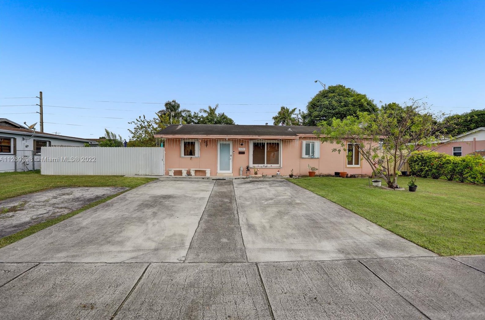 10151 152nd Ter, Miami, FL 33157-1679
