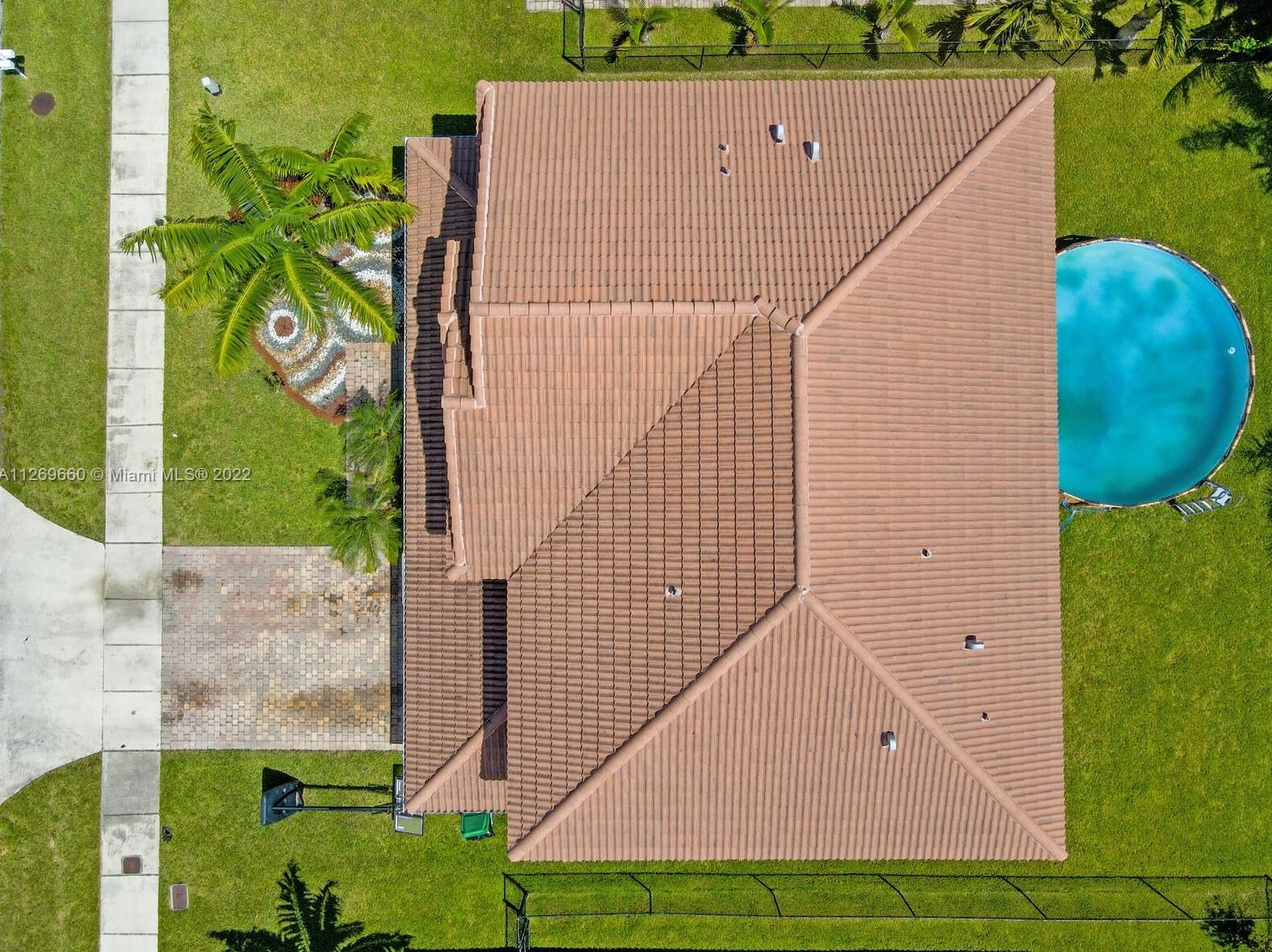 1378 204th St, Miami, FL 33169-2454