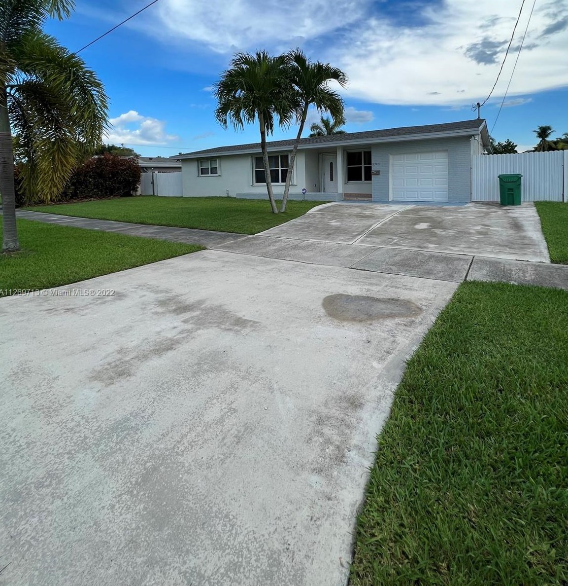 9740 Sterling Dr #n/a, Miami, FL 33157