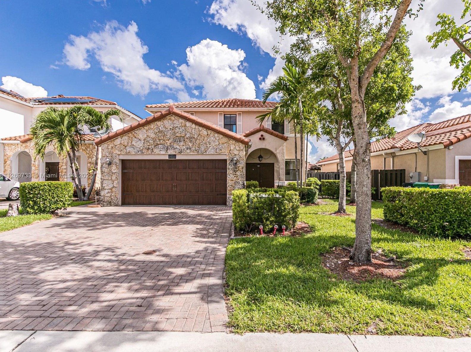 9949 Nw 10th St, Miami, FL 33172