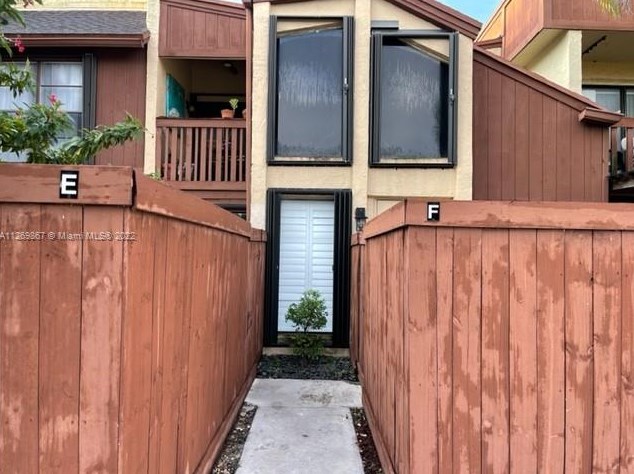 6934 114th Pl, Miami, FL 33173-1812