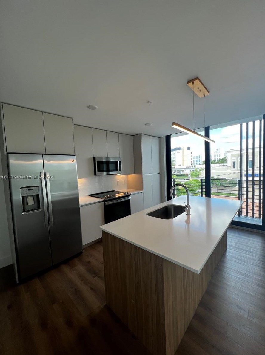 7435 61st Ave Sw #305, Miami, FL 33143