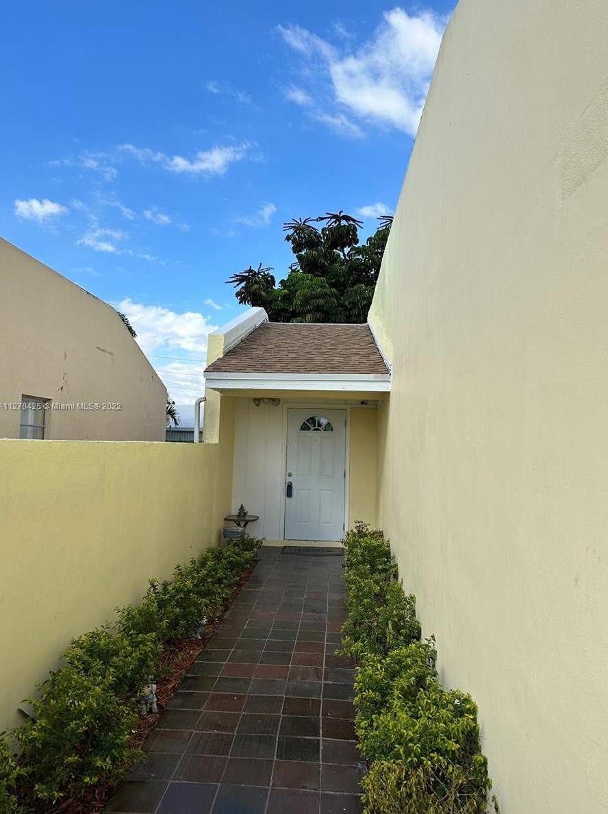 11571 81st Ter, Miami, FL 33173-3611