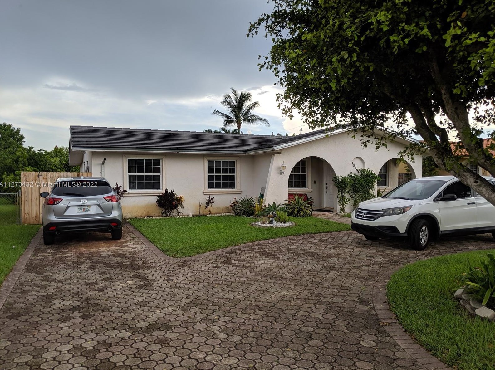 10384 2nd St, Miami, FL 33174-1705