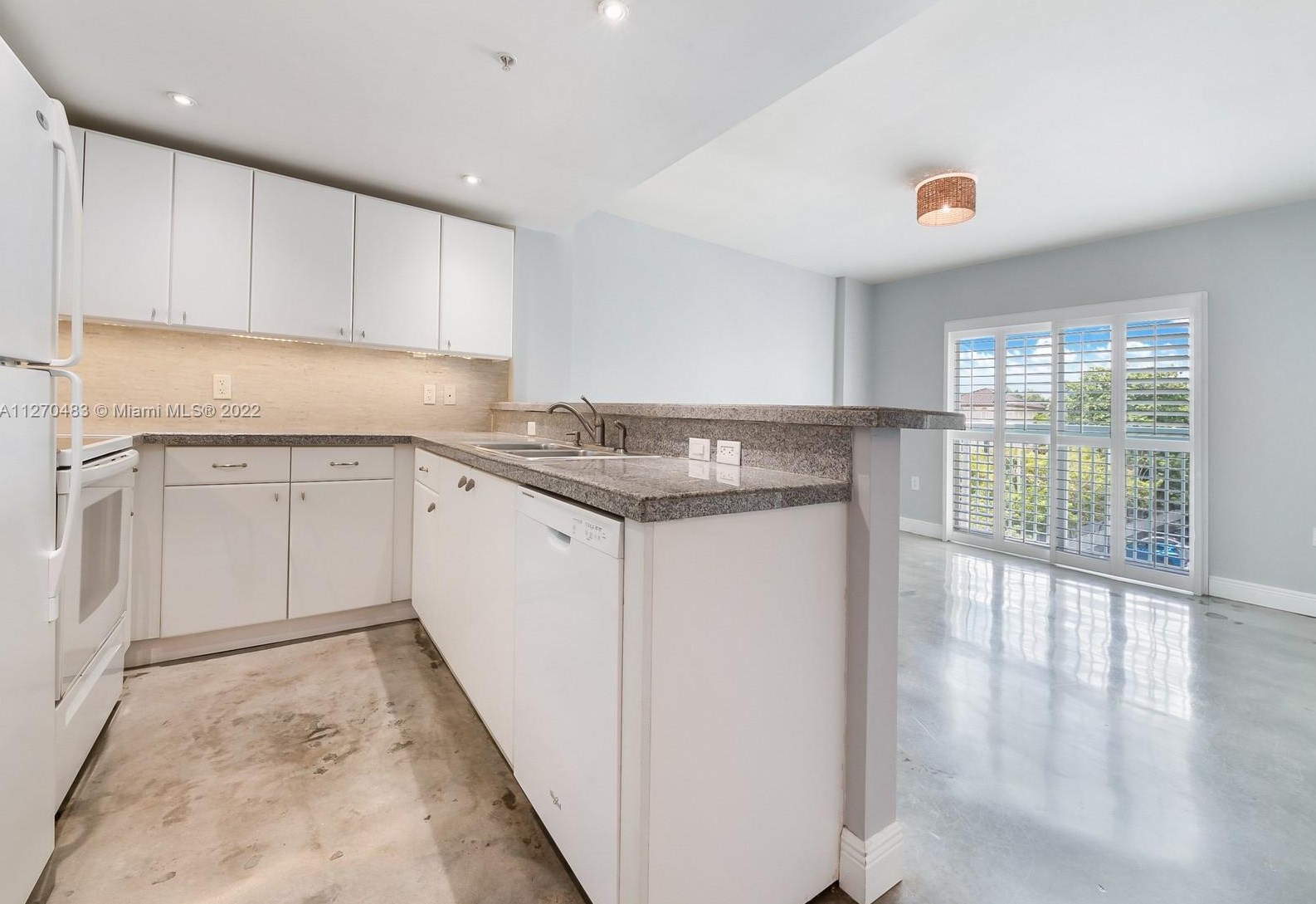 2740 Sw 28th Ter Apt 406, Miami, FL 33133