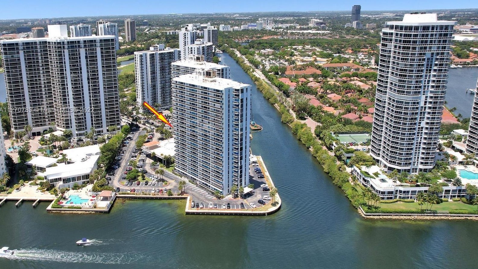20515 E Country Club Dr #1447, Miami, FL 33180