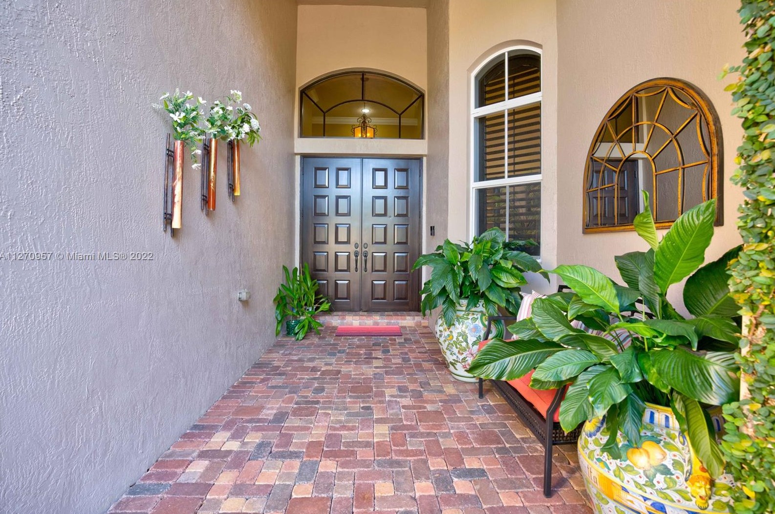 523 Les Jardin Dr, West Palm Beach, FL 33410-1610