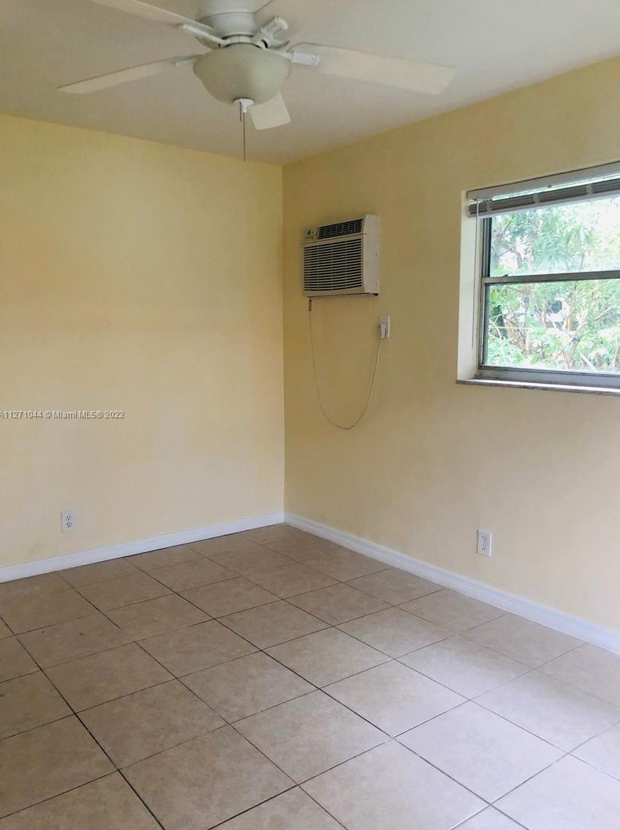 7340 Nw 37th St #1-4, Hollywood, FL 33024