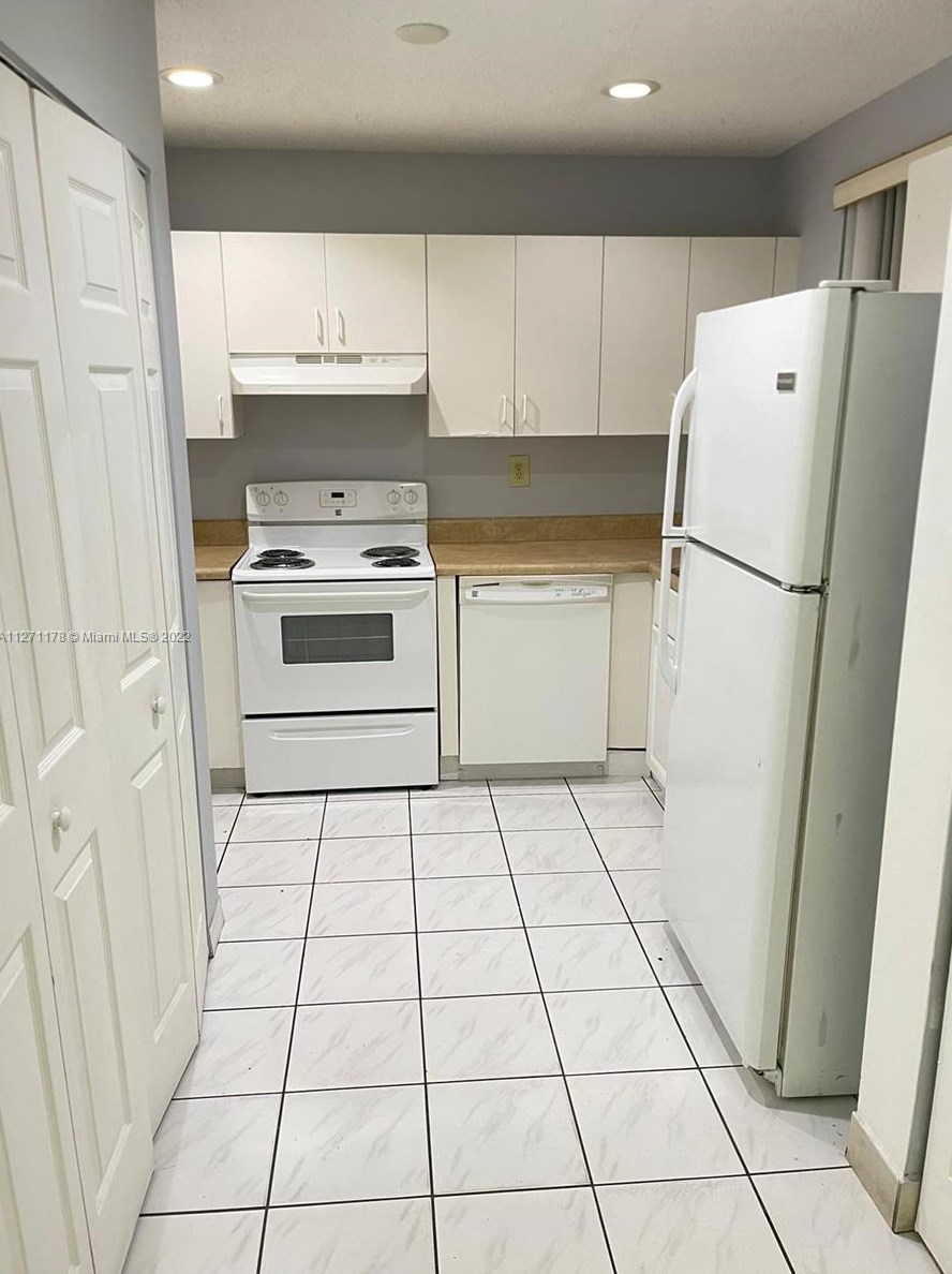 300 Nw 114th Ave #2-102, Miami, FL
