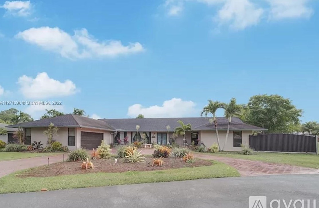 10764 110th Ter, Miami, FL 33176-3411