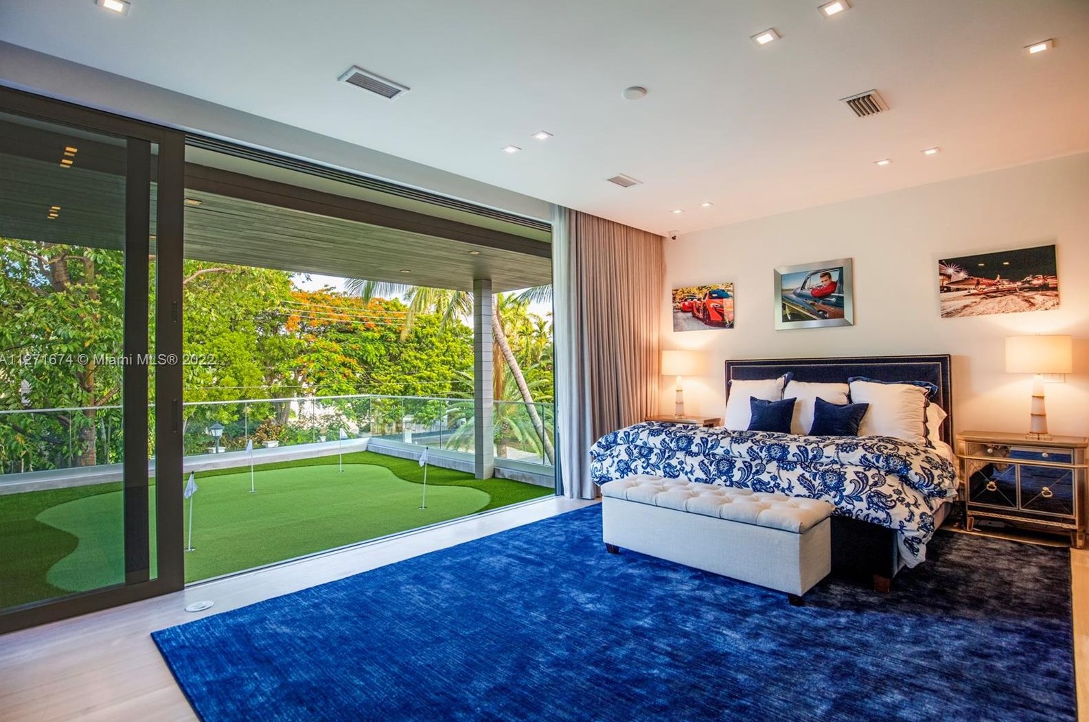 5061 Bay Rd, Miami FL  33140-2006 exterior