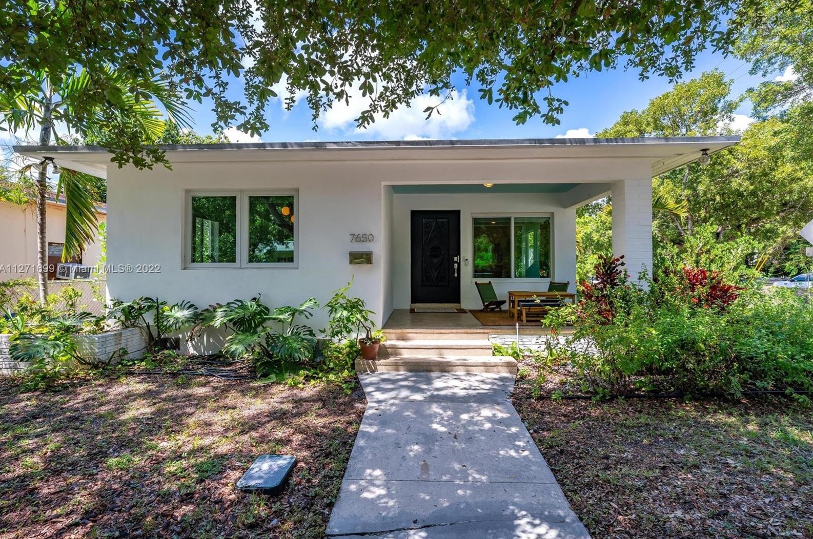 7650 5th Ave, Miami, FL 33138-5037