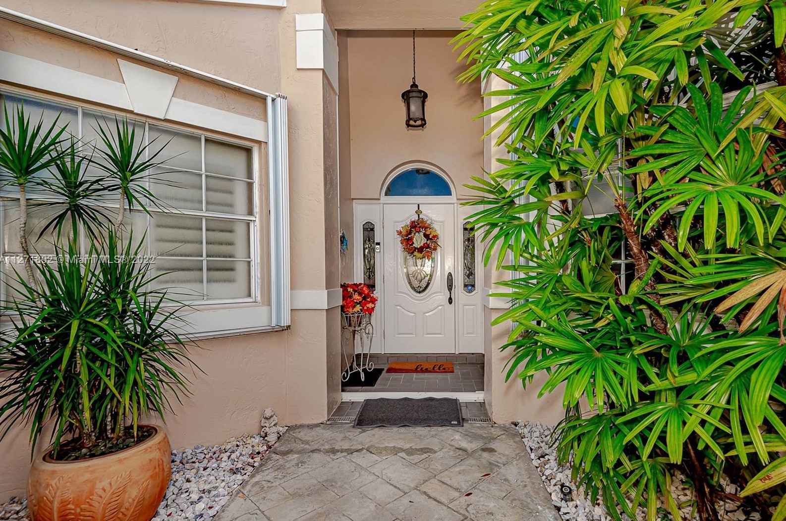 1261 Wilshire Cir, Hollywood, FL 33027-2211