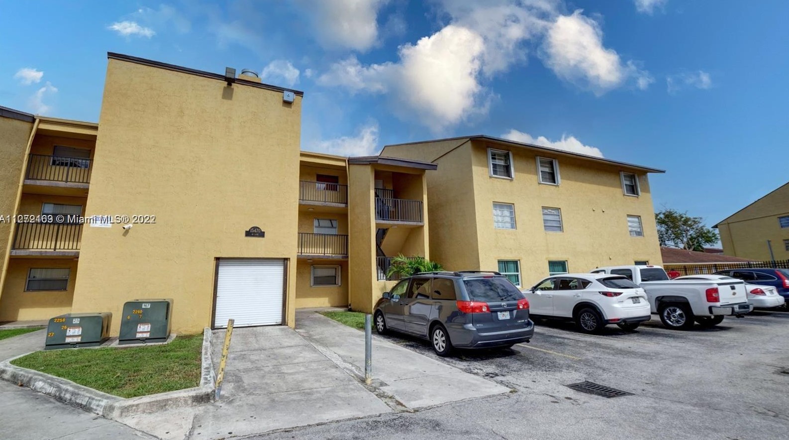 15470 82nd Ln, Miami, FL 33193-5063