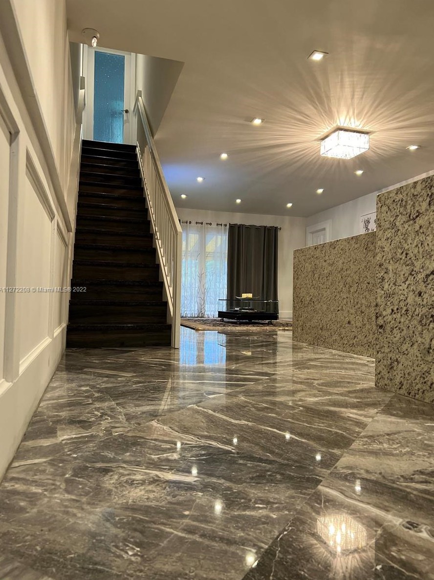 15470 Bedlington Rd #15470, Hialeah, FL 33014