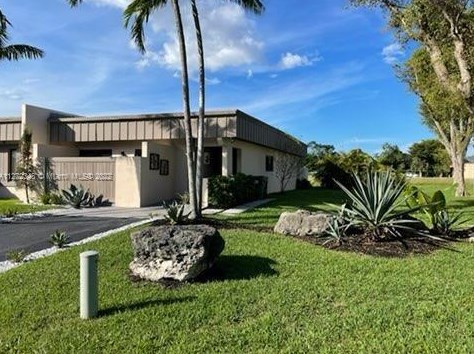 10601 73rd Terrace Cir, Miami, FL 33173-1761