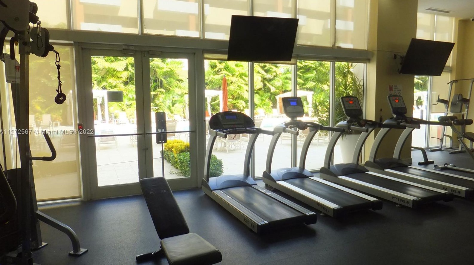 2775 187th St, Miami FL 33180-2912 exterior