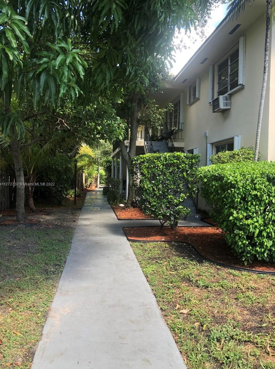 705 Ne 92nd St #1, Miami, FL 33138