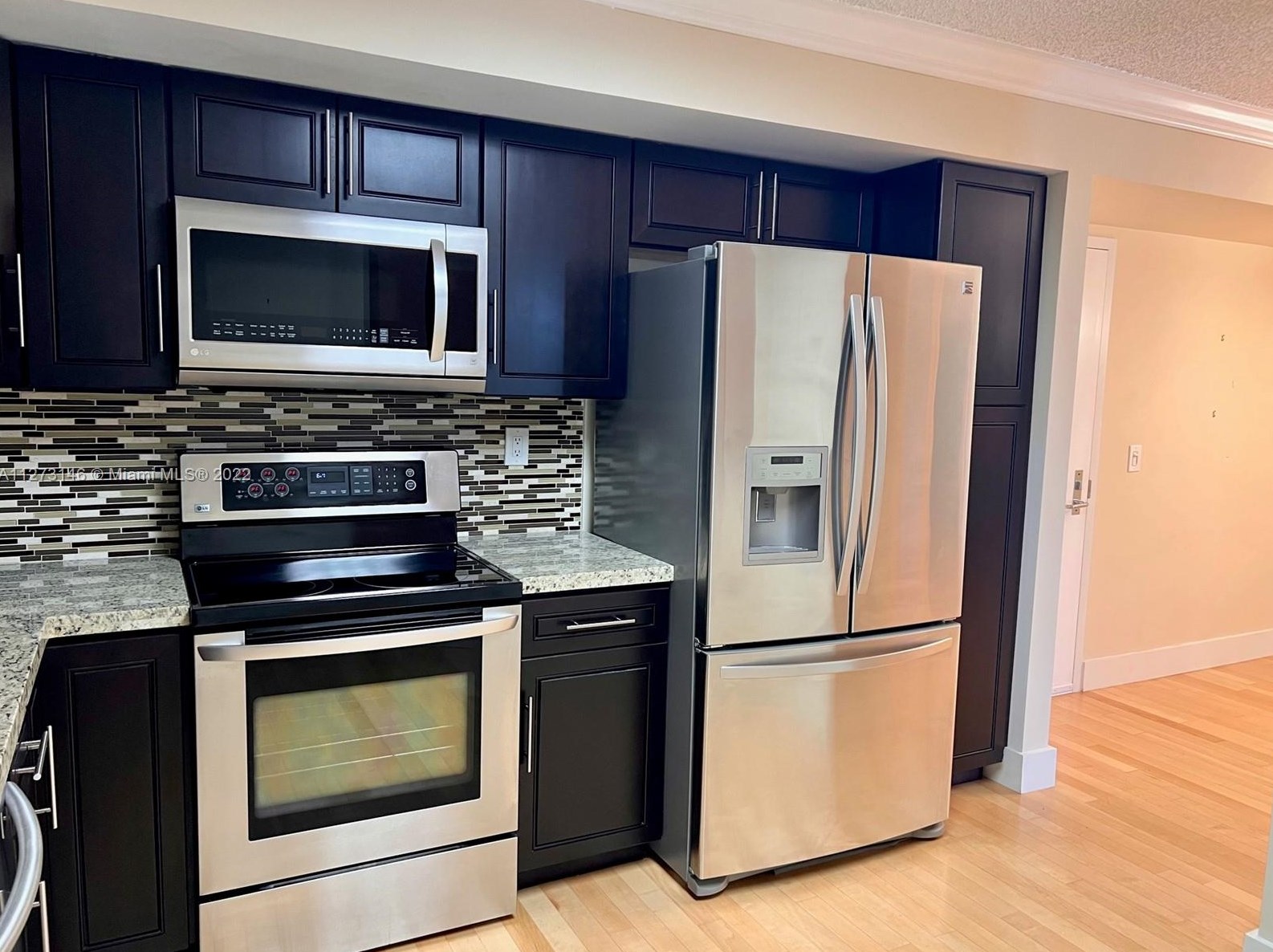 3500 Mystic Pointe Dr Apt 402, Miami, FL 33180
