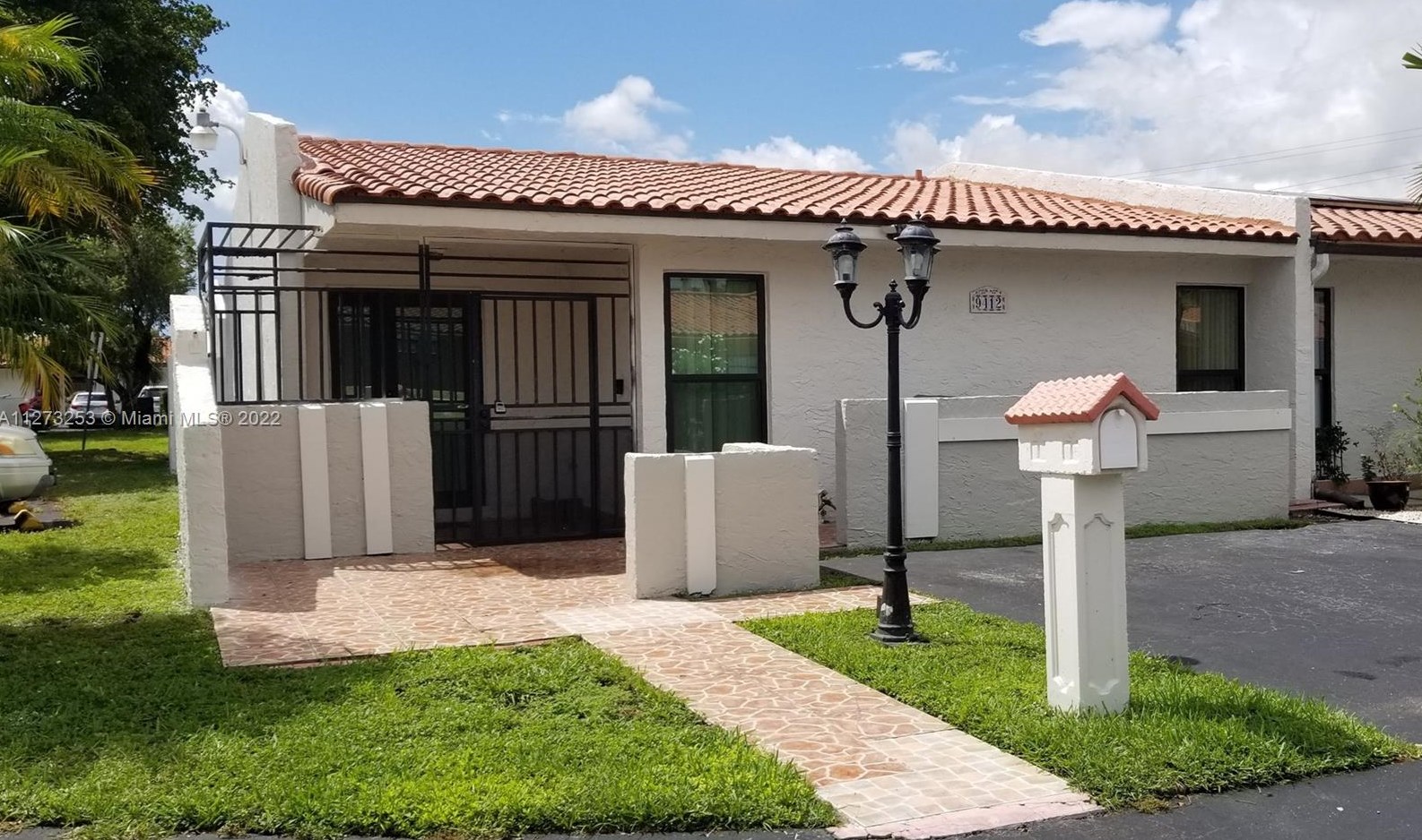 9412 4th Ln, Miami, FL 33174-2118