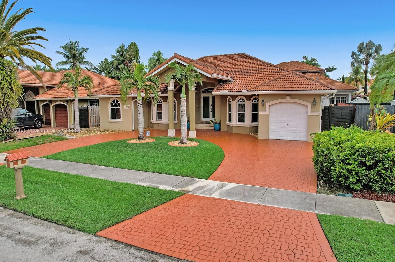 14230 33rd St, Miami, FL 33175-6774