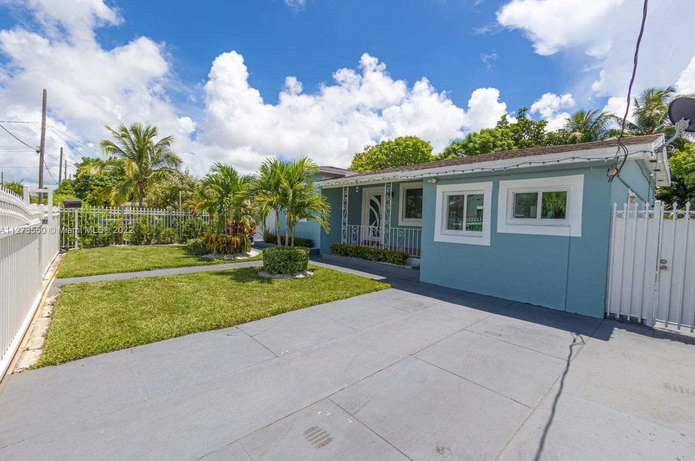 1460 35 St, Miami FL 33142-5552 exterior