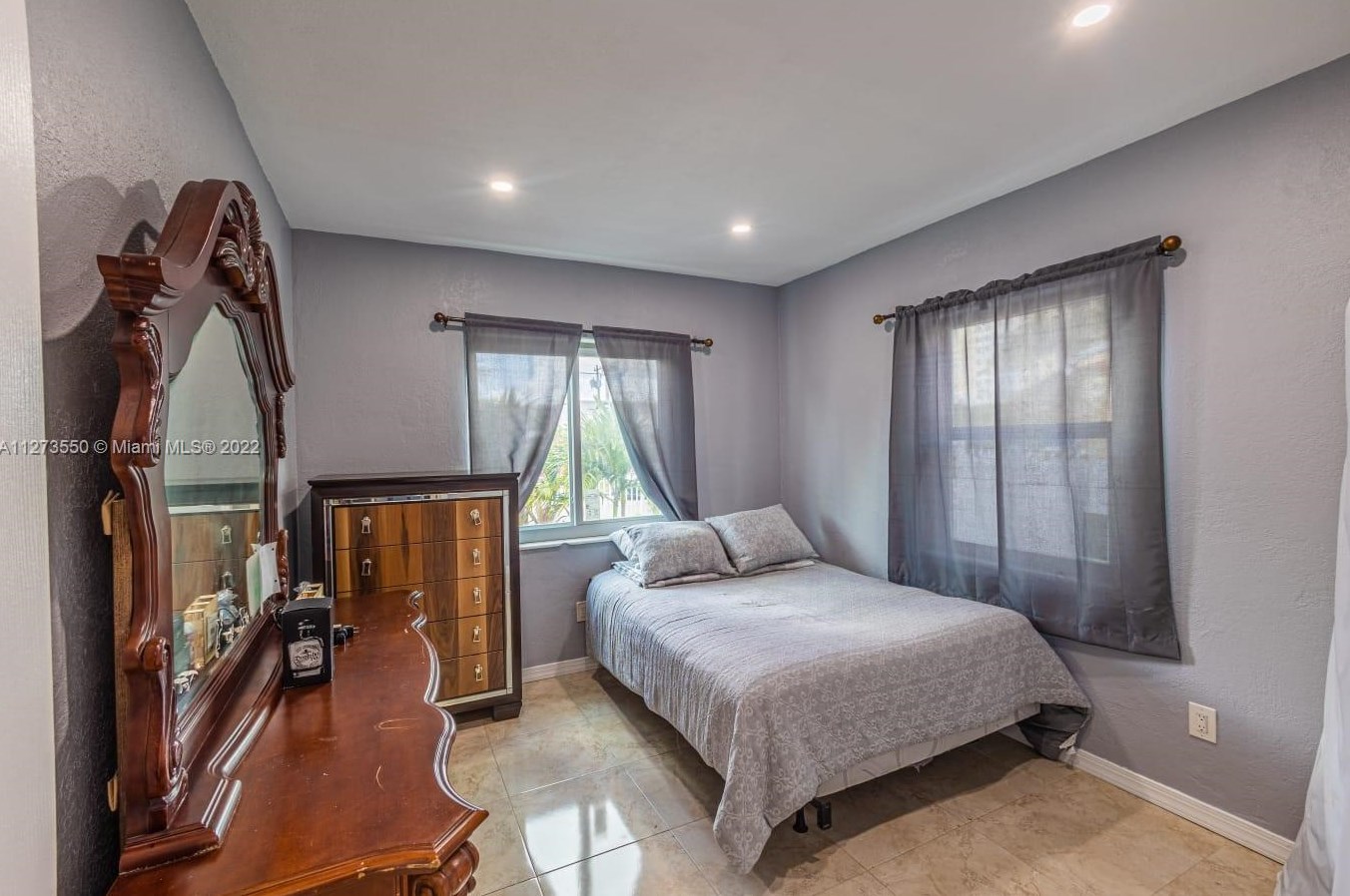 1460 35 St, Miami FL 33142-5552 exterior