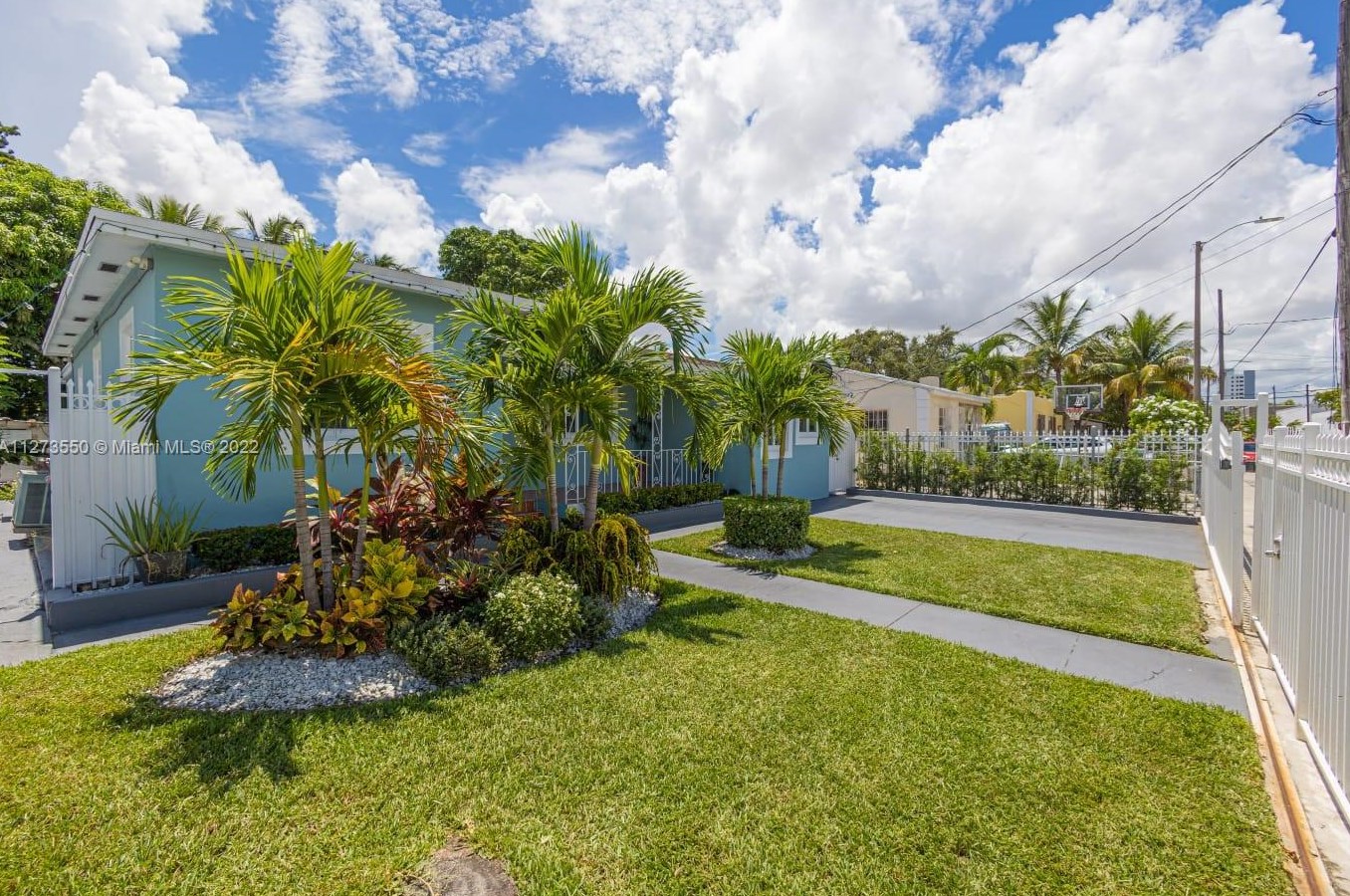 1460 35 St, Miami FL 33142-5552 exterior