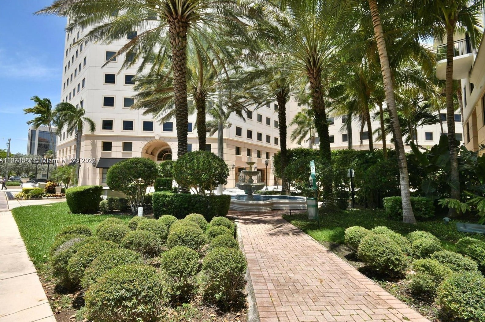 888 S Douglas Rd #804, Miami, FL 33134