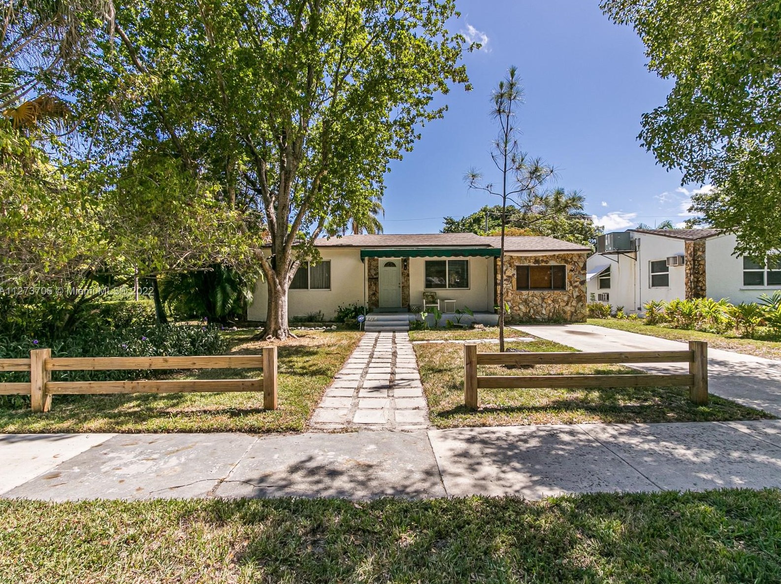 1504 Fletcher St, Hollywood, FL 33020-6511