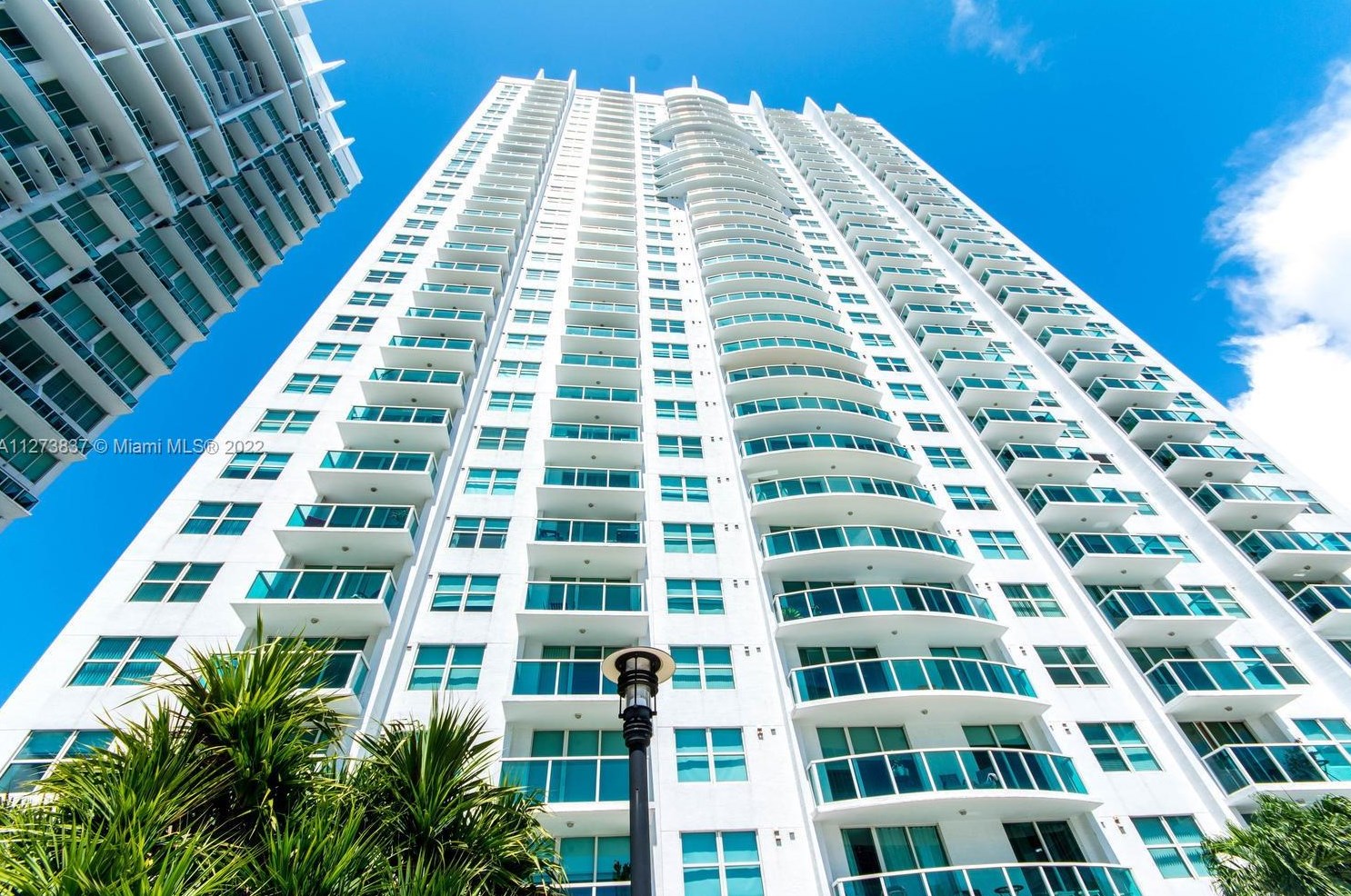 31 5th St, Miami FL 33131-2505 exterior