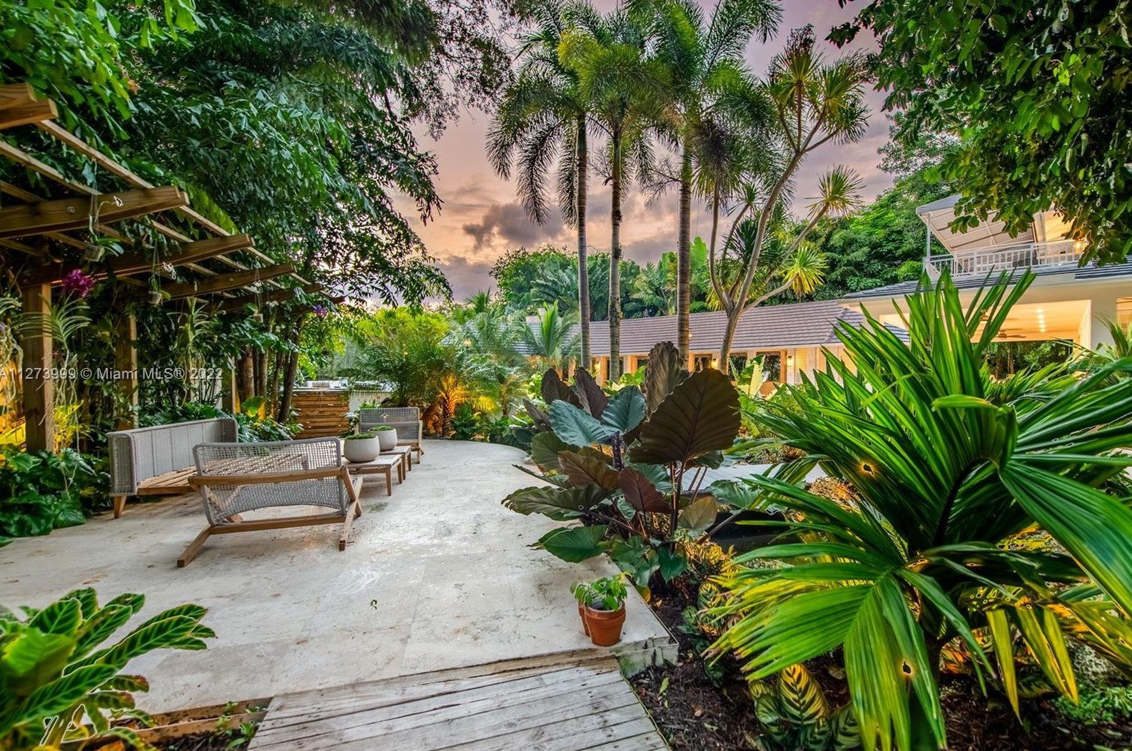 9990 Old Cutler Rd, Miami FL 33170-6550 exterior