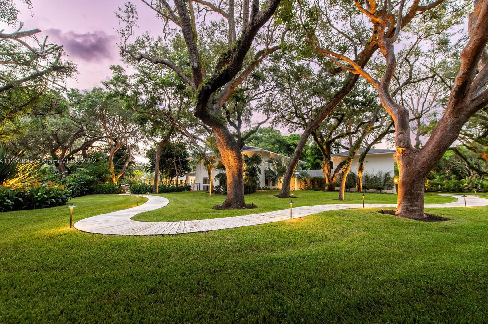 9990 Old Cutler Rd, Miami FL 33170-6550 exterior