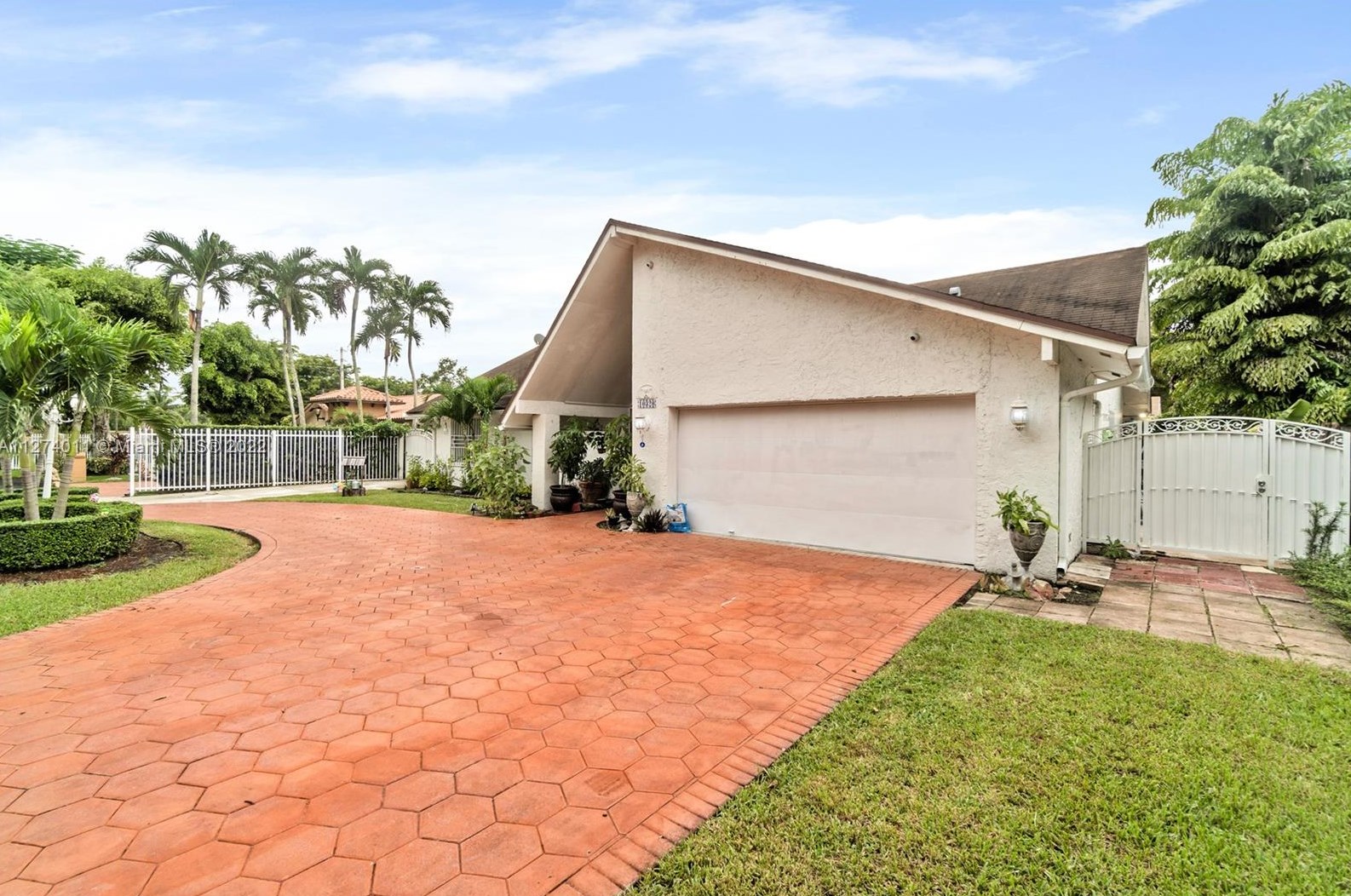 10320 130th Ave, Miami, FL 33186-2360