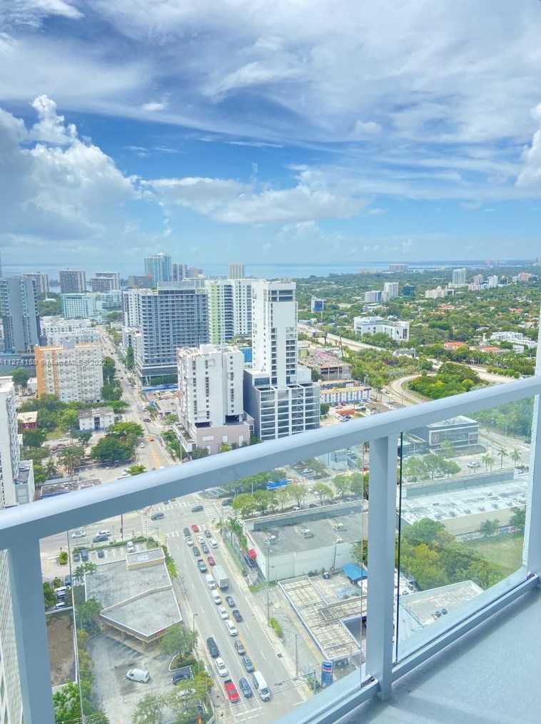 185 Sw 7th St #3206, Miami, FL 33130