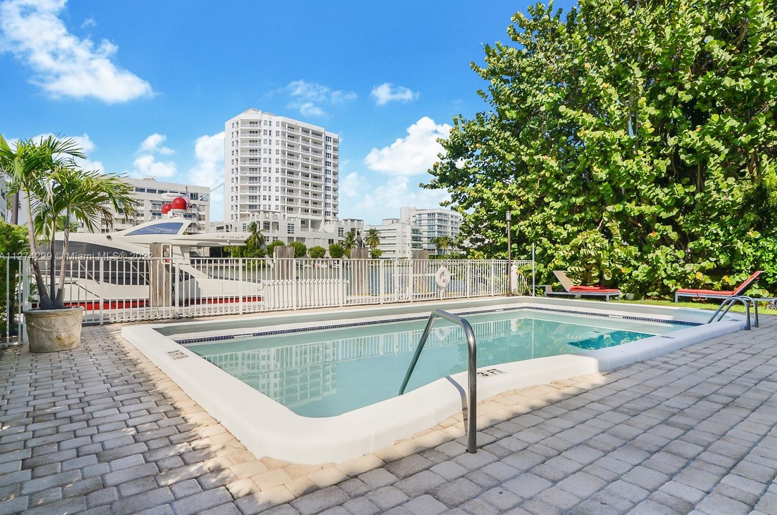 34 Bal Bay Dr Apt 8, Miami, FL 33154