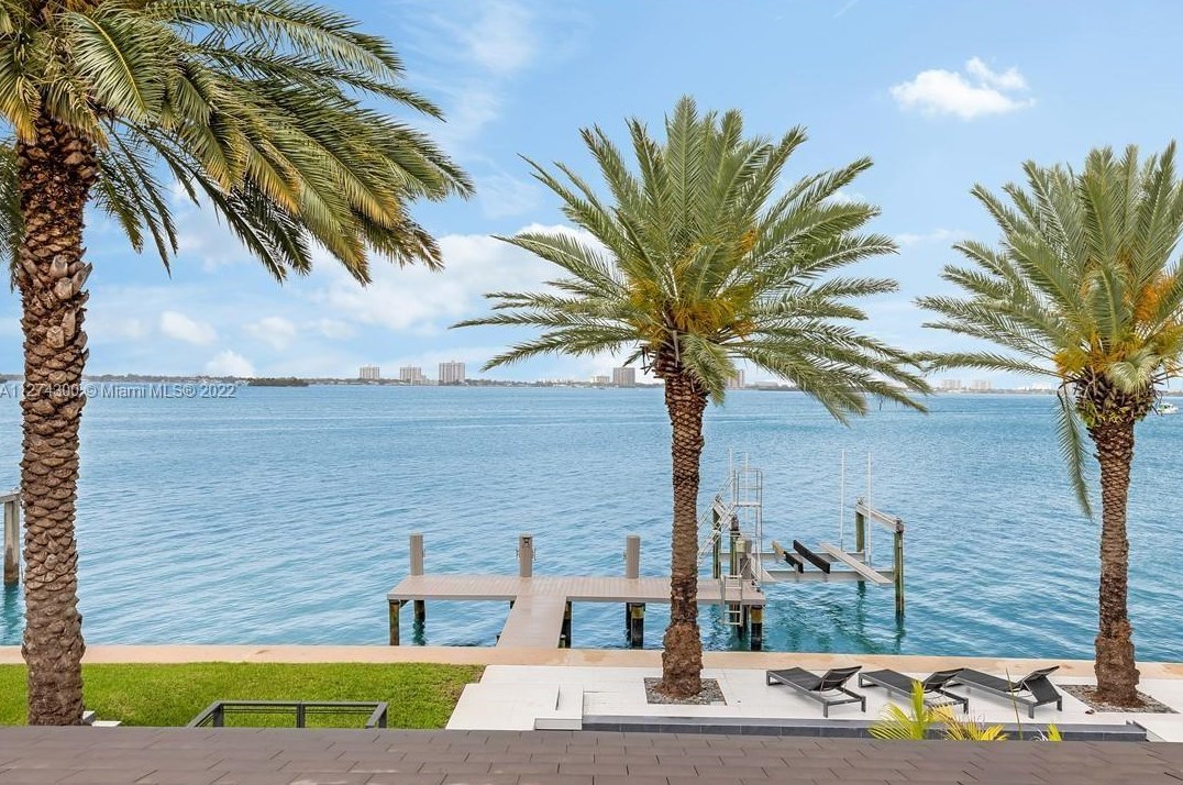 1001 S Shore Dr, Miami, FL 33141