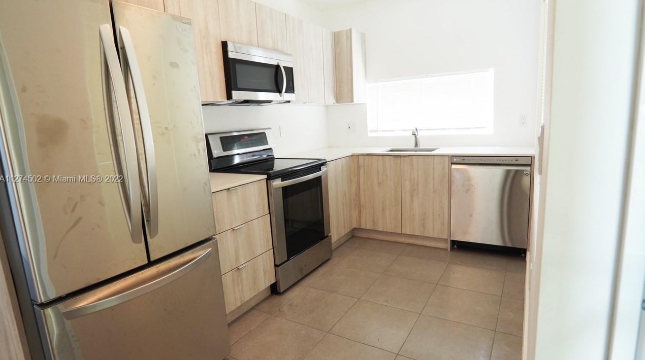 2206 Simms St, Hollywood, FL 33020