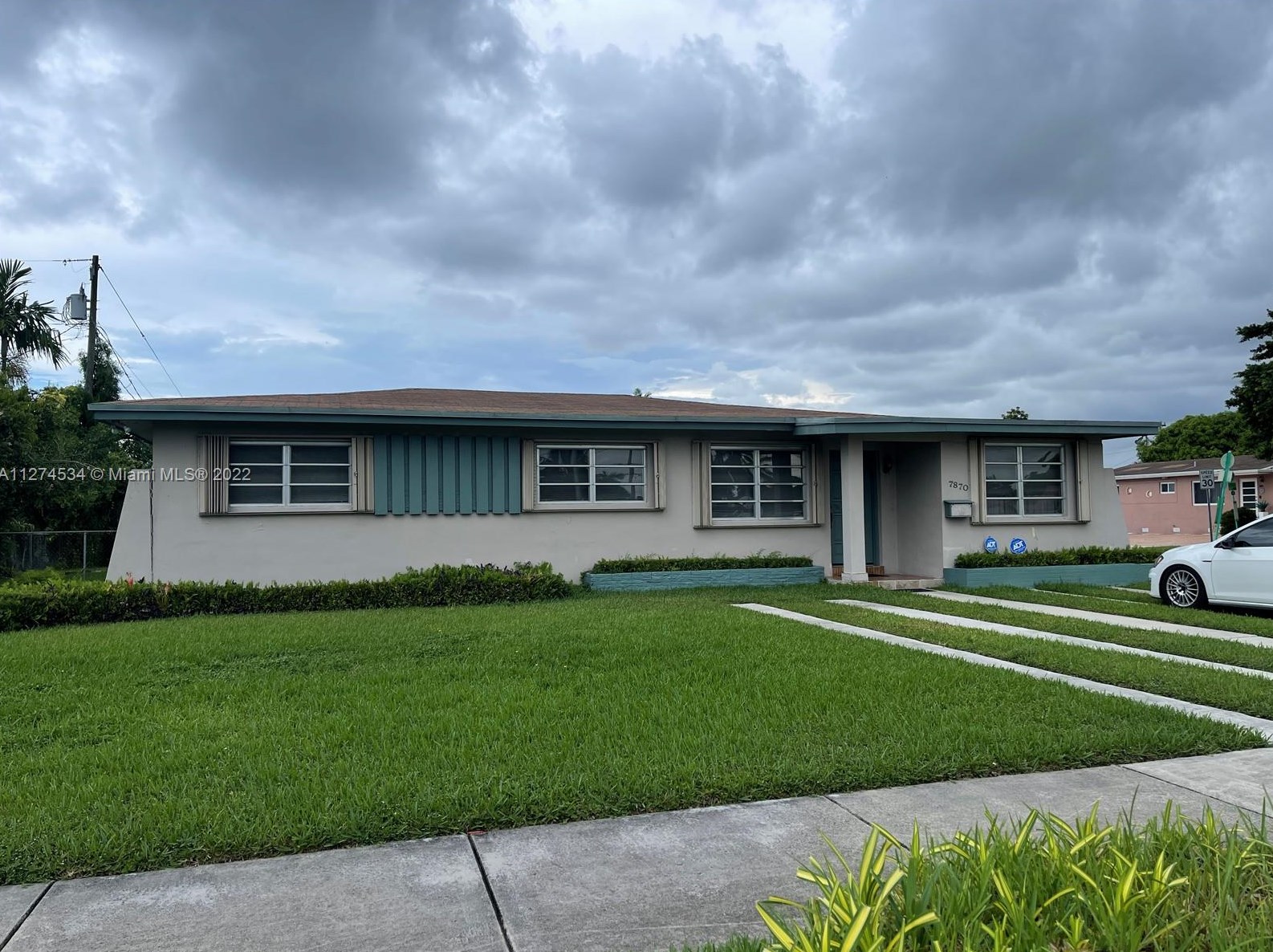 7870 32nd St, Miami, FL 33155-2614