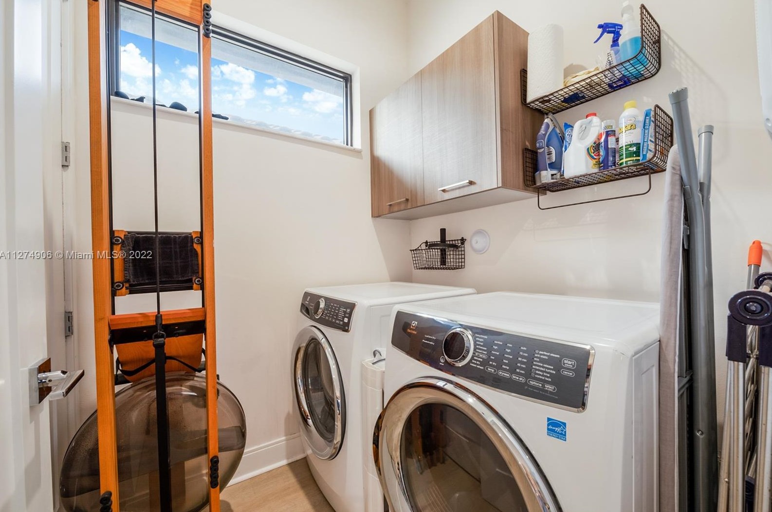 8253 44 Ter, Miami FL 33185-5323 exterior