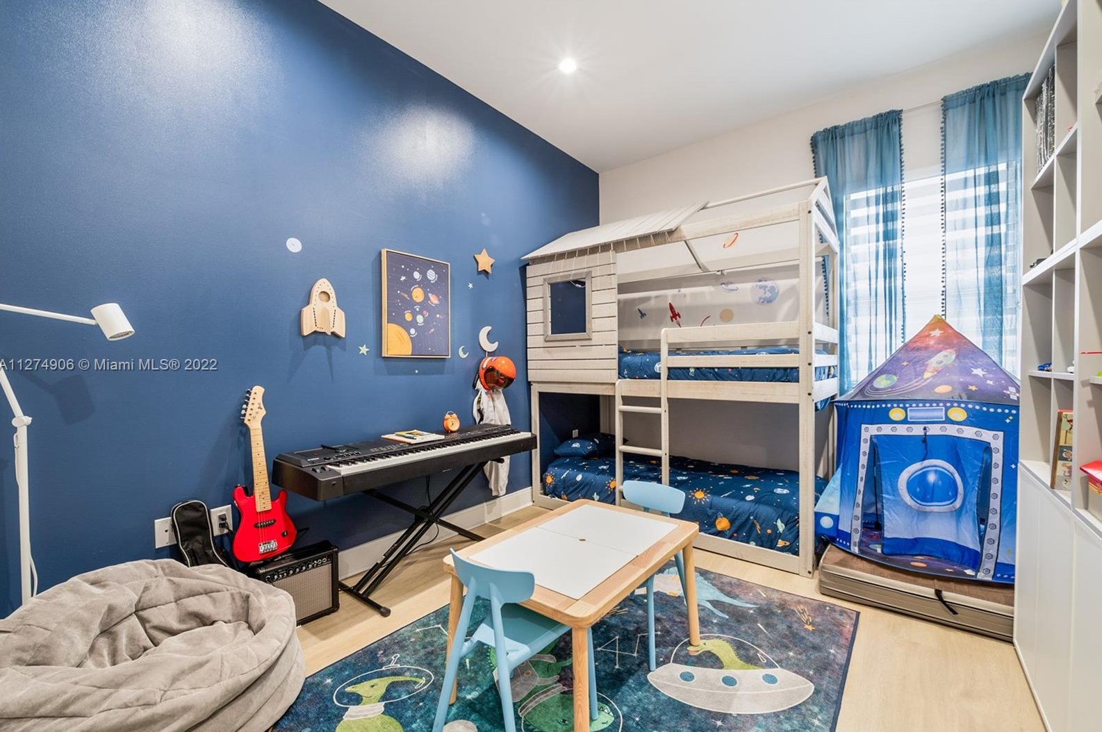 8253 44 Ter, Miami FL 33185-5323 exterior