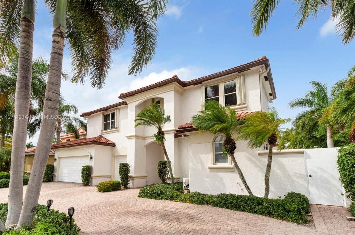 18715 Ocean Mist Dr, Boca Raton, FL 33498