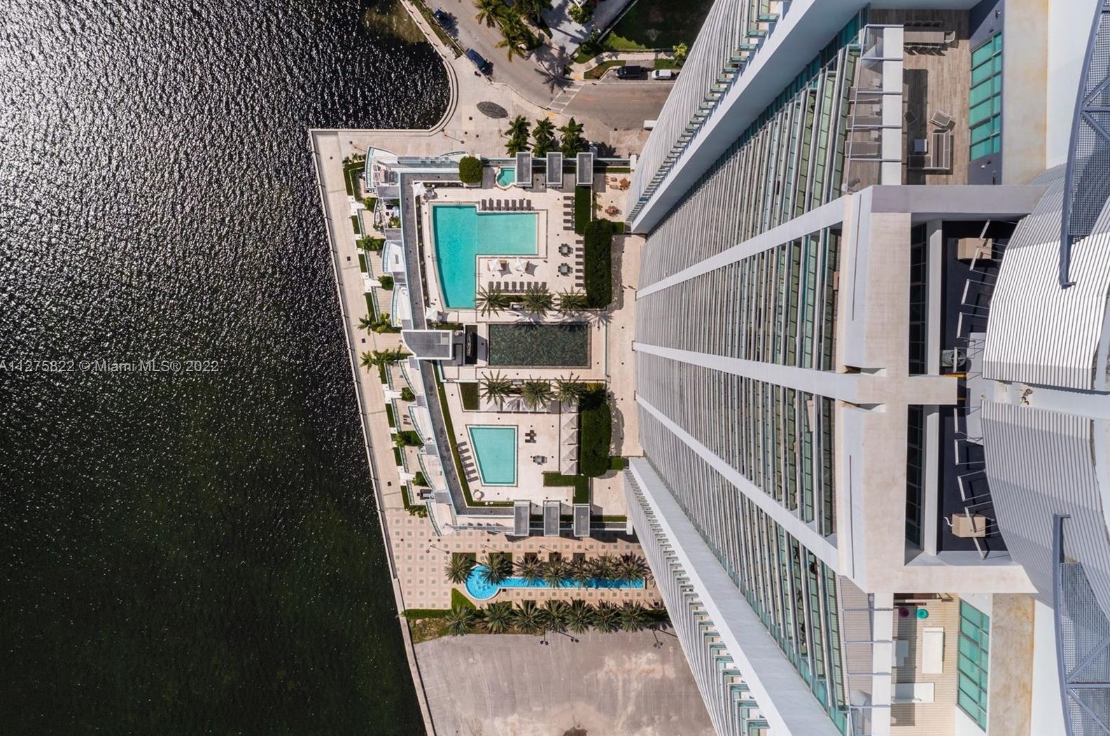 1331 Brickell Bay Dr, Miami FL  33131-3690 exterior