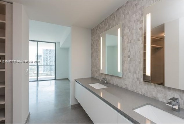 68 Se 6th St #3708, Miami, FL 33131