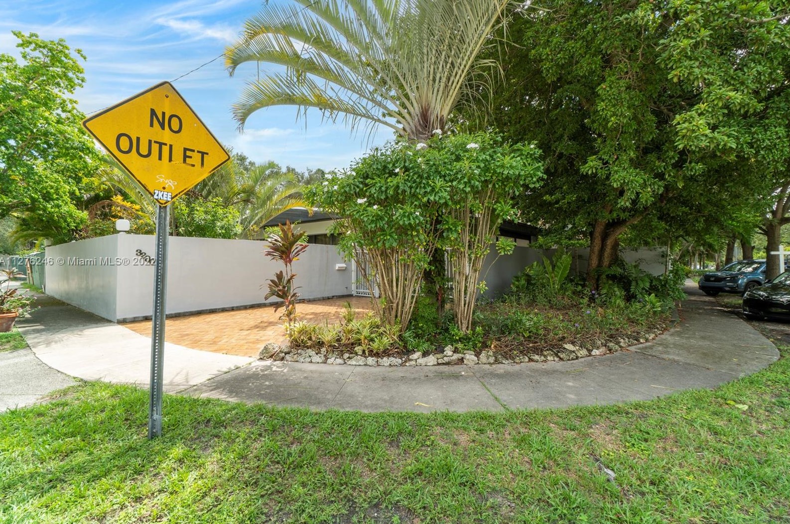 3200 Calusa St, Miami FL 33133-4731 exterior