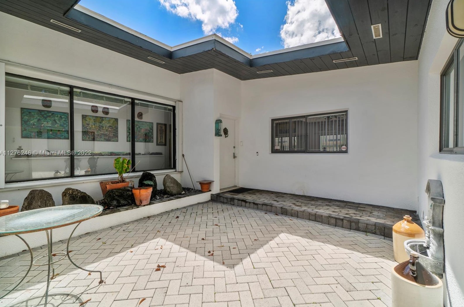 3200 Calusa St, Miami FL 33133-4731 exterior