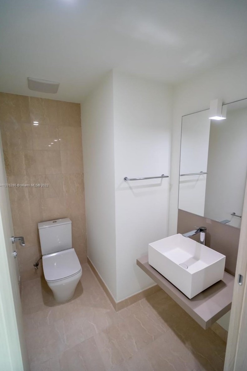 1000 Brickell Plaza #2106, Miami, FL 33131