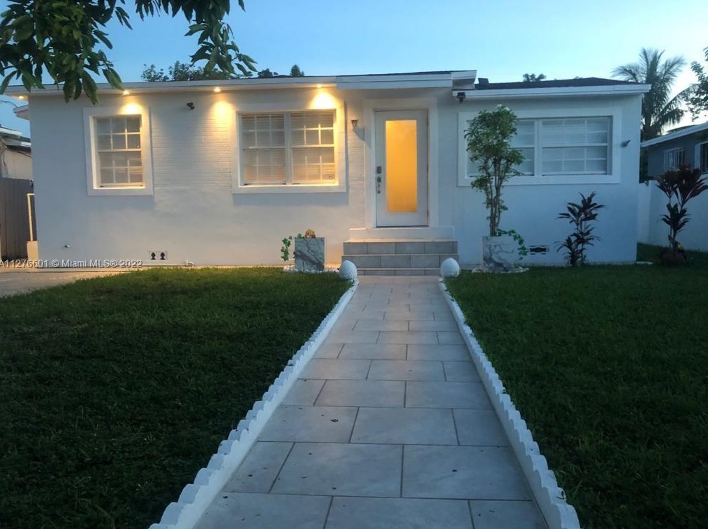 85 118th St, Miami, FL 33161-5369