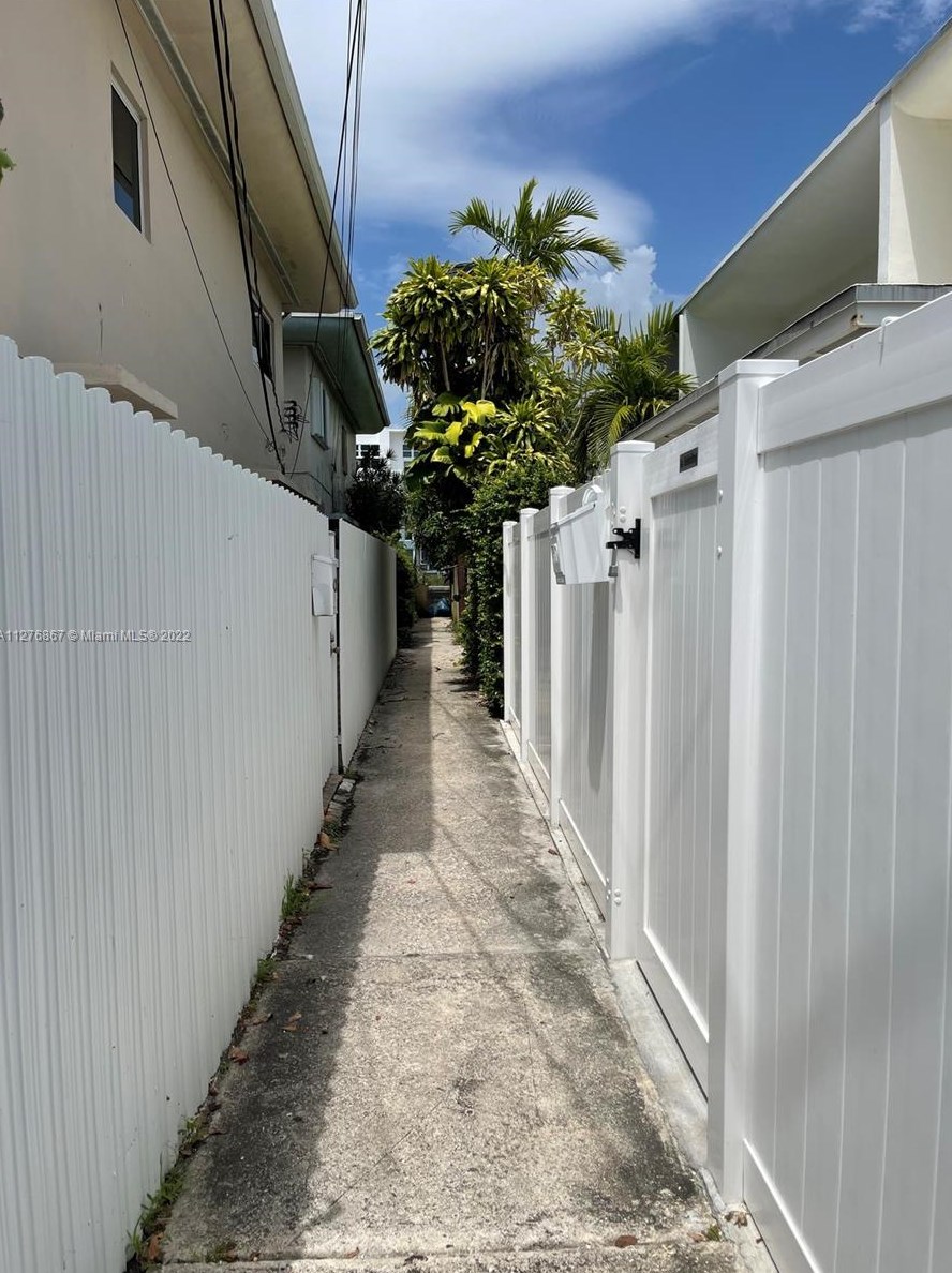 7364 Gary Ave, Miami, FL 33141