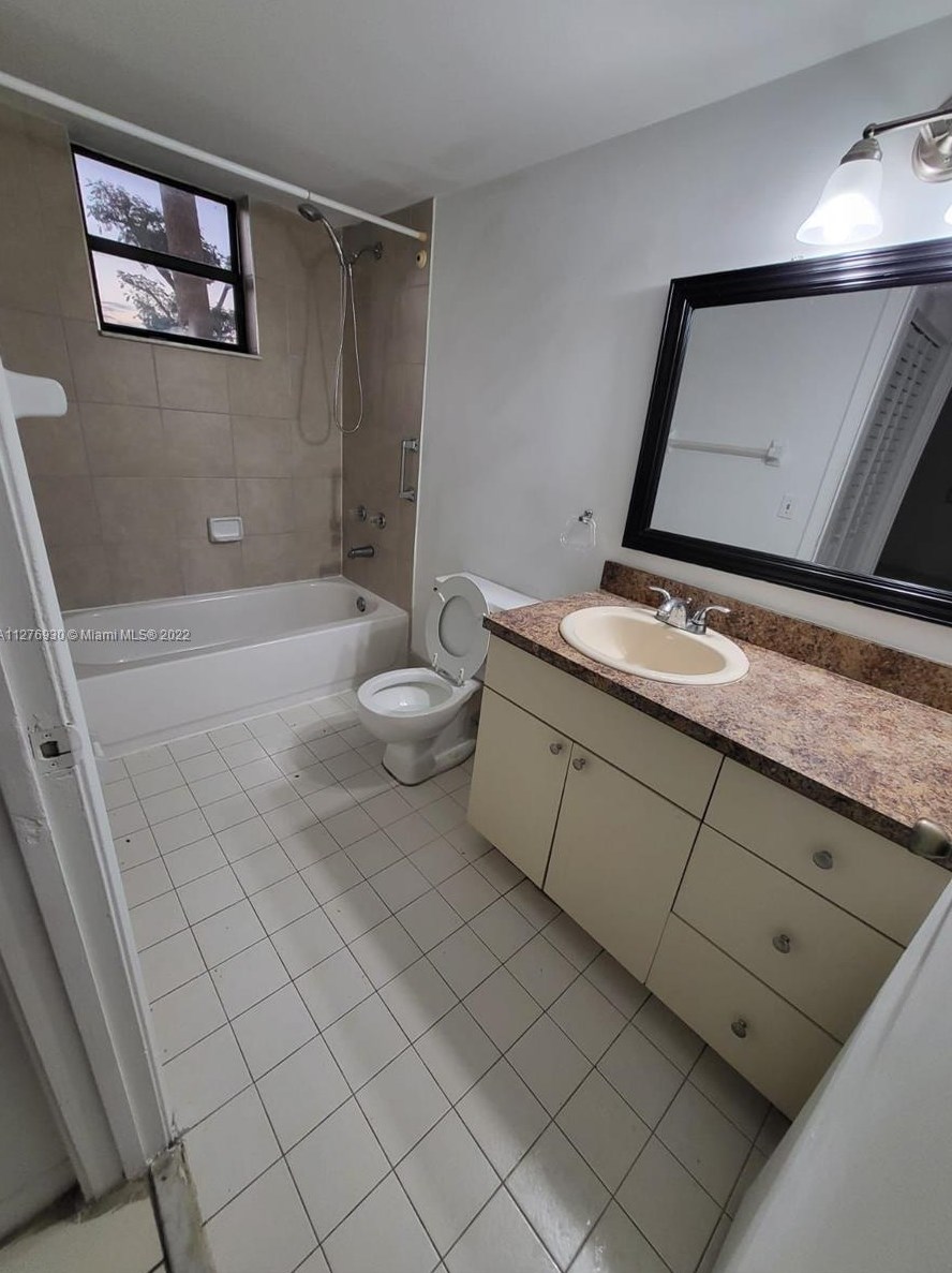 640 114th Ave, Miami FL  33172-3537 exterior